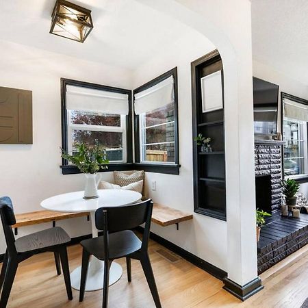 Picture Perfect Bungalow In The Heart Of Dt Vancouver Extérieur photo