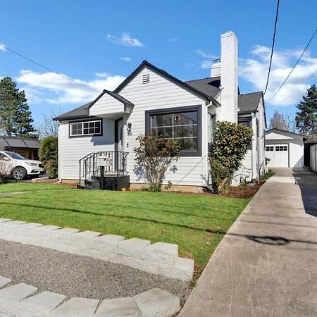 Picture Perfect Bungalow In The Heart Of Dt Vancouver Extérieur photo