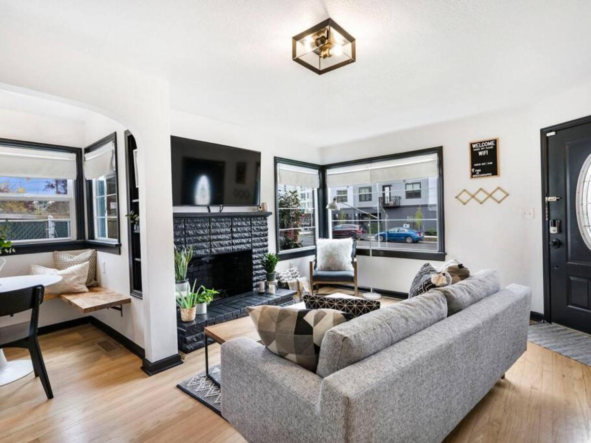 Picture Perfect Bungalow In The Heart Of Dt Vancouver Extérieur photo
