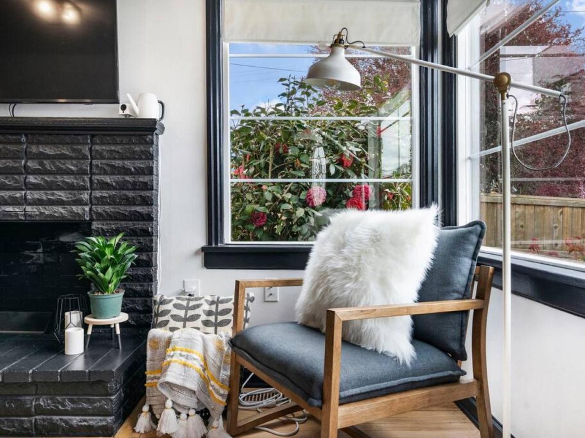 Picture Perfect Bungalow In The Heart Of Dt Vancouver Extérieur photo