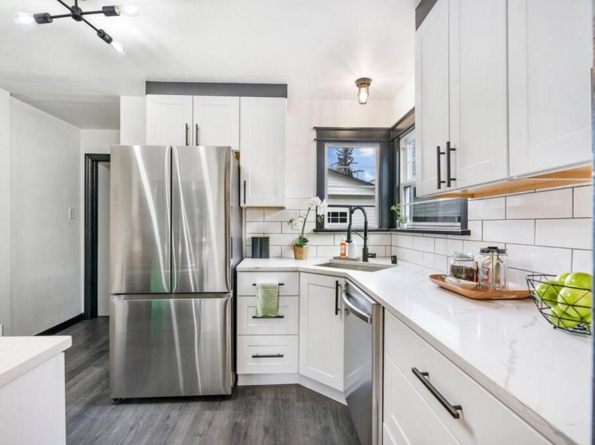 Picture Perfect Bungalow In The Heart Of Dt Vancouver Extérieur photo