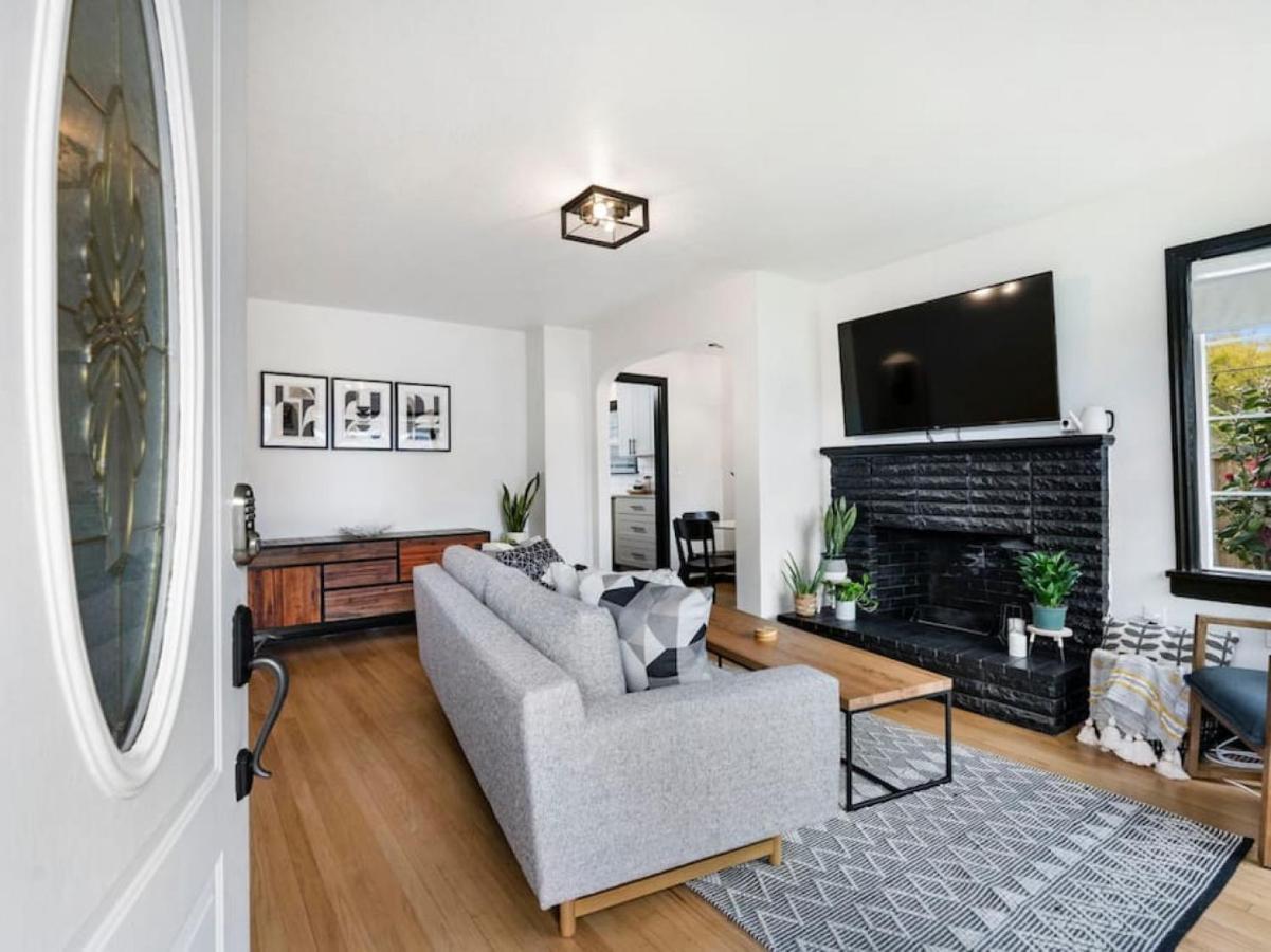 Picture Perfect Bungalow In The Heart Of Dt Vancouver Extérieur photo