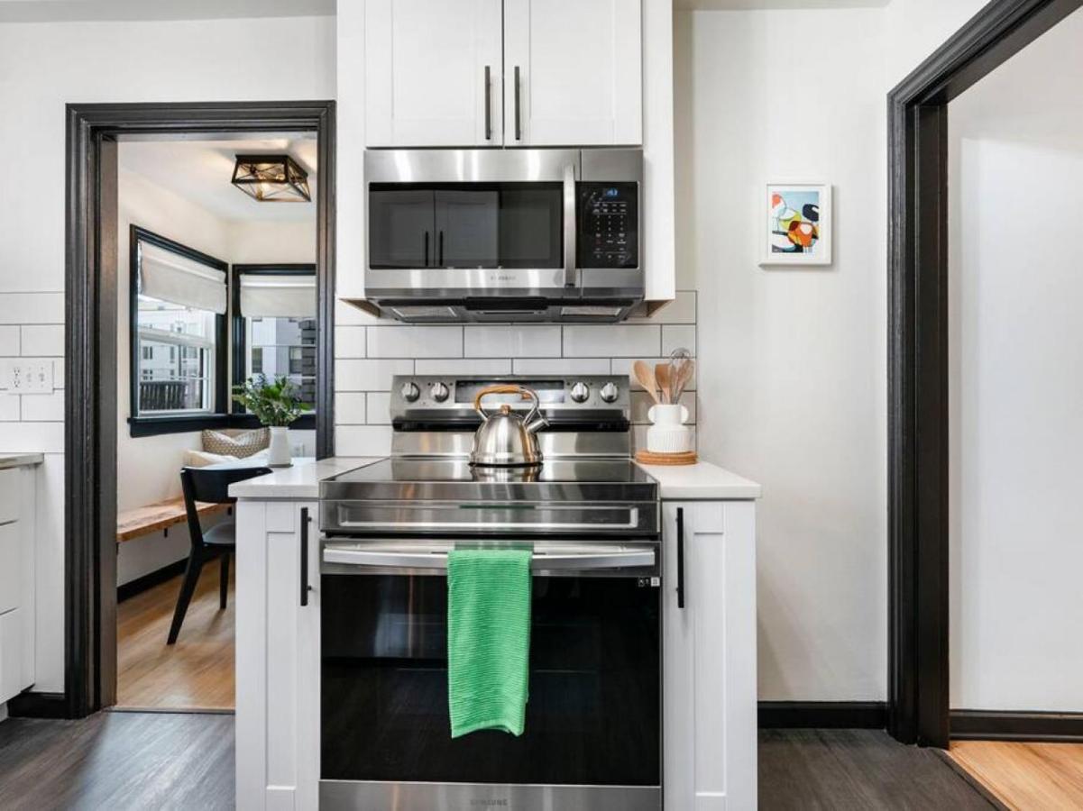 Picture Perfect Bungalow In The Heart Of Dt Vancouver Extérieur photo