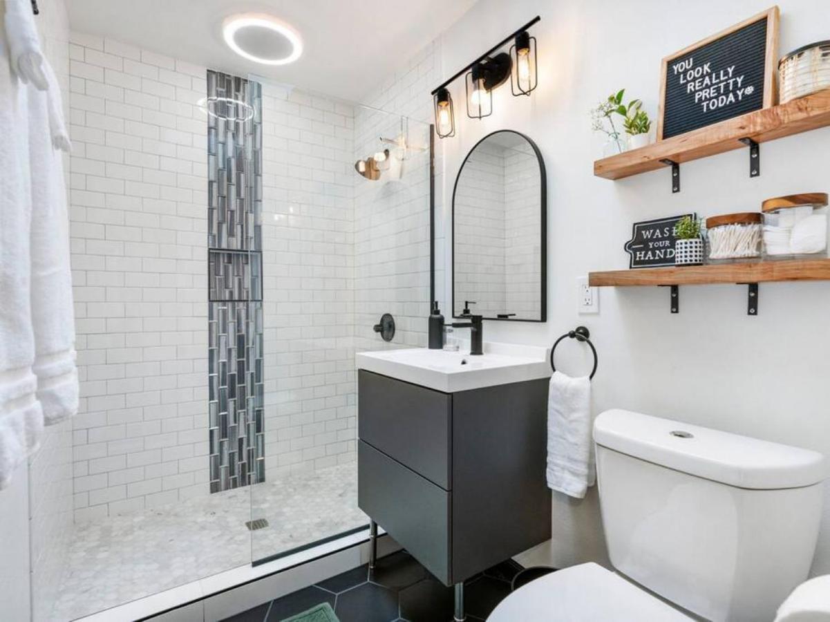 Picture Perfect Bungalow In The Heart Of Dt Vancouver Extérieur photo