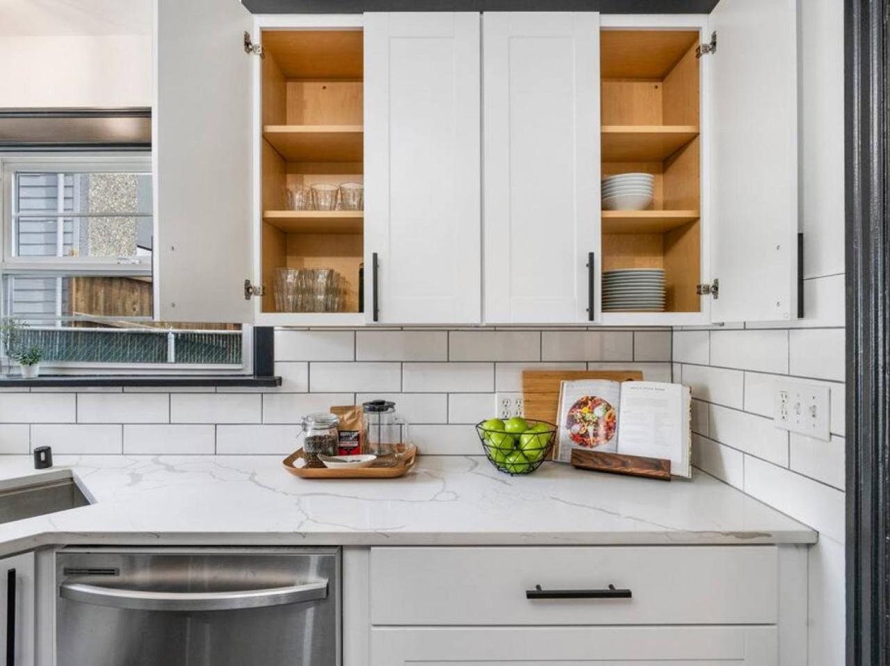 Picture Perfect Bungalow In The Heart Of Dt Vancouver Extérieur photo