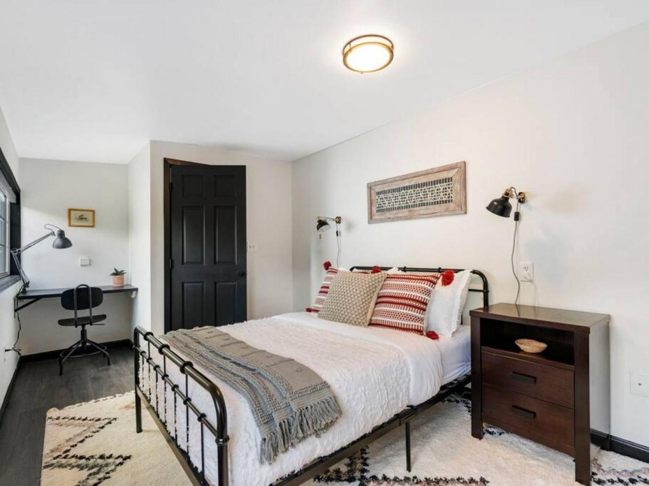 Picture Perfect Bungalow In The Heart Of Dt Vancouver Extérieur photo