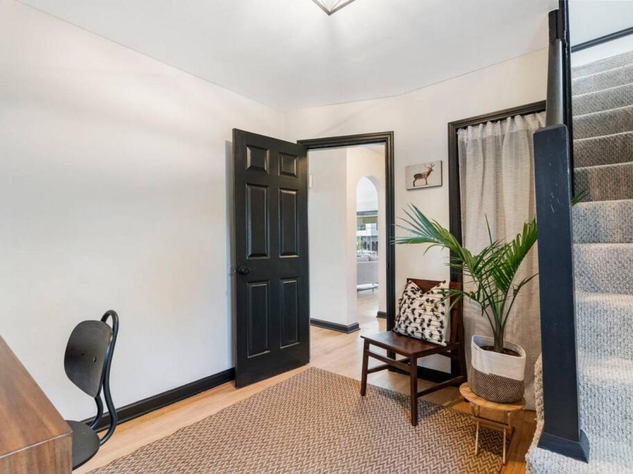 Picture Perfect Bungalow In The Heart Of Dt Vancouver Extérieur photo