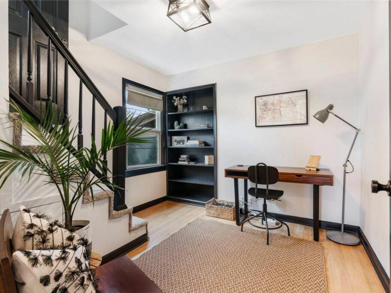 Picture Perfect Bungalow In The Heart Of Dt Vancouver Extérieur photo